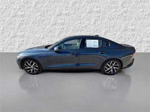 2020 Volvo S60 T5 Momentum