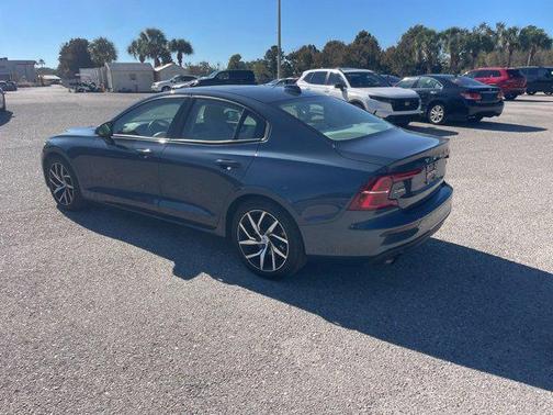 2020 Volvo S60 T5 Momentum