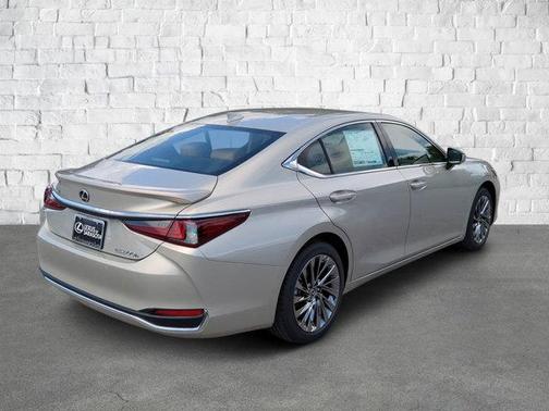 2025 Lexus ES 300h Luxury