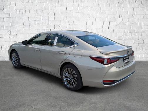 2025 Lexus ES 300h Luxury