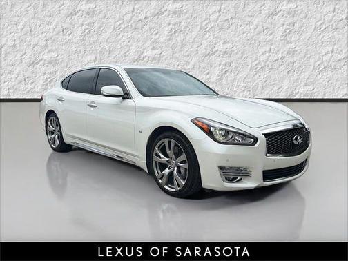 Majestic White 2017 INFINITI Q70L 3.7
