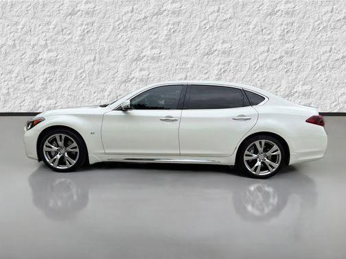 Majestic White 2017 INFINITI Q70L 3.7