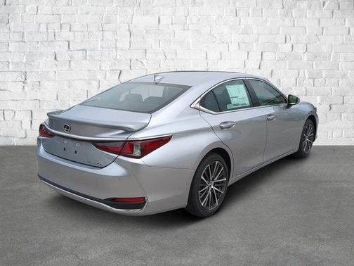 2025 Lexus ES 300h Base