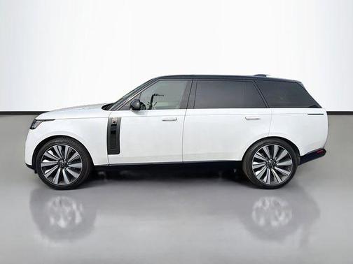 Ostuni Pearl White Premium Metallic 2025 Land Rover Range Rover P615 SV