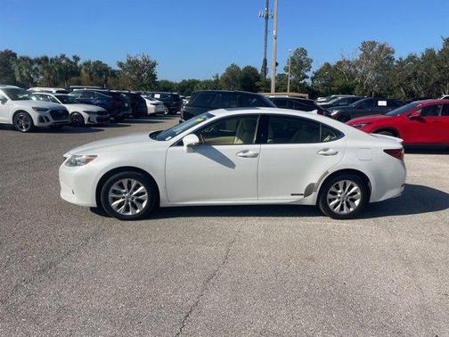2013 Lexus ES 300h Base