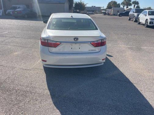 2013 Lexus ES 300h Base