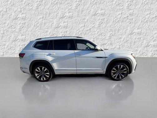2023 Volkswagen Atlas 3.6L SEL Premium