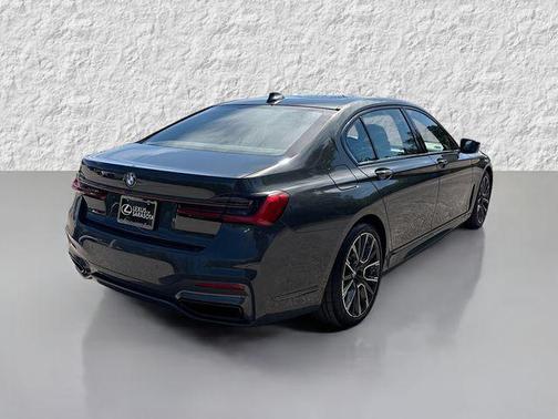 2022 BMW 750 i xDrive