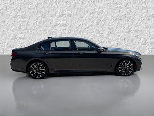 2022 BMW 750 i xDrive