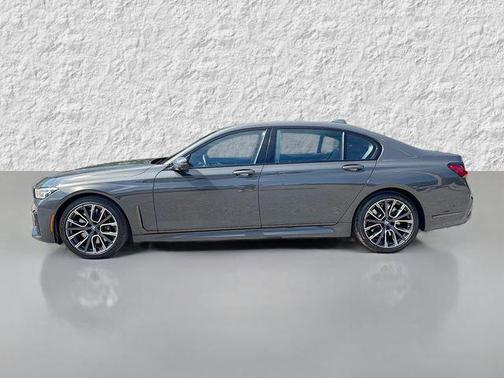 2022 BMW 750 i xDrive