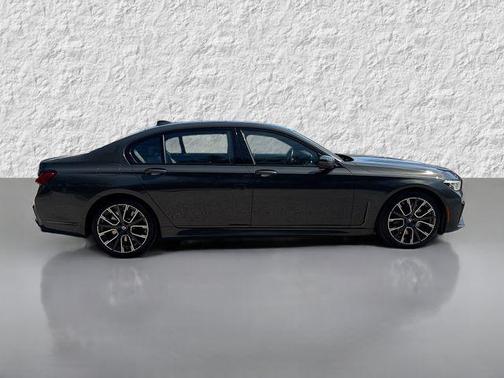 2022 BMW 750 i xDrive