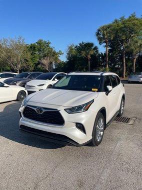 Wind Chill Pearl 2024 Toyota Highlander Limited