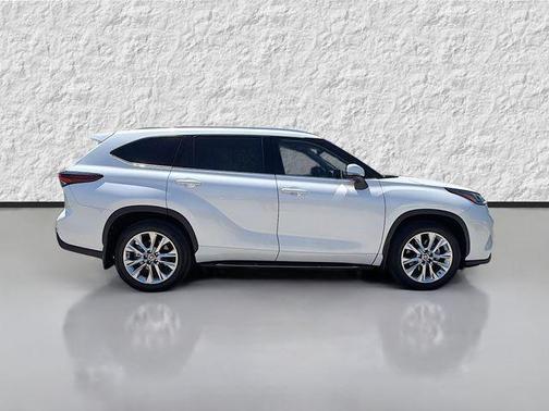 Wind Chill Pearl 2024 Toyota Highlander Limited