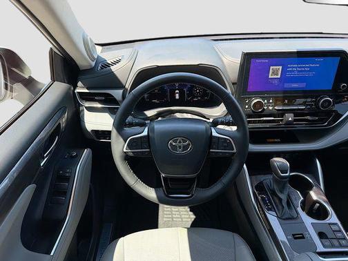 Wind Chill Pearl 2024 Toyota Highlander Limited