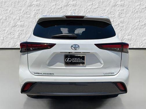 Wind Chill Pearl 2024 Toyota Highlander Limited