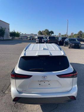 Wind Chill Pearl 2024 Toyota Highlander Limited
