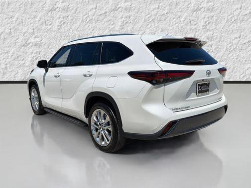 Wind Chill Pearl 2024 Toyota Highlander Limited
