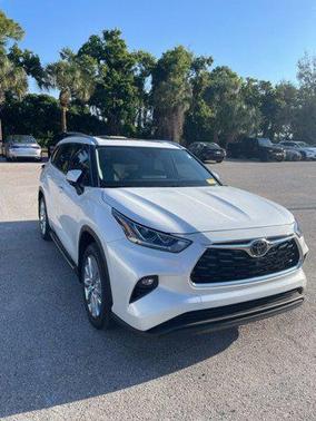 Wind Chill Pearl 2024 Toyota Highlander Limited