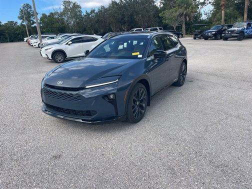 2025 Toyota Crown Signia Limited