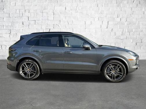 2023 Porsche Cayenne Platinum Edition