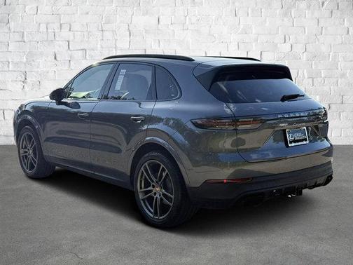 2023 Porsche Cayenne Platinum Edition