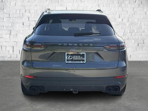 2023 Porsche Cayenne Platinum Edition