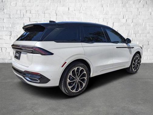 2024 Lincoln Nautilus Reserve