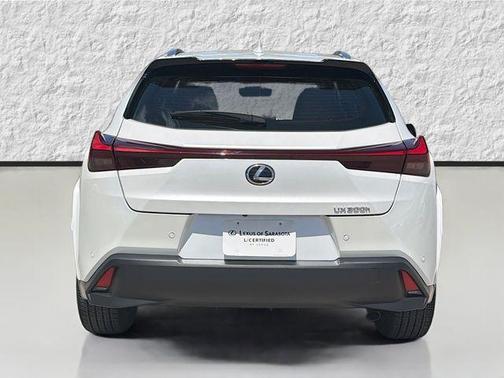 White Pearl 2025 Lexus UX 300h Premium