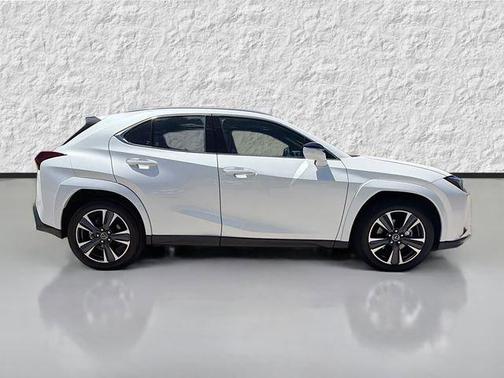 White Pearl 2025 Lexus UX 300h Premium