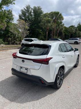 Eminent White Pearl 2025 Lexus UX 300h Premium