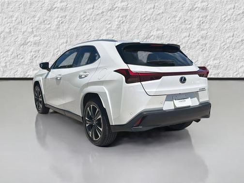 White Pearl 2025 Lexus UX 300h Premium