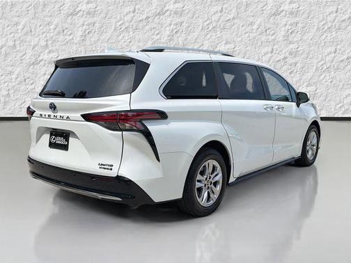 Wind Chill Pearl 2022 Toyota Sienna Limited
