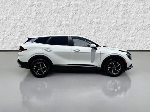 Snow White Pearl 2023 Kia Sportage Hybrid LX