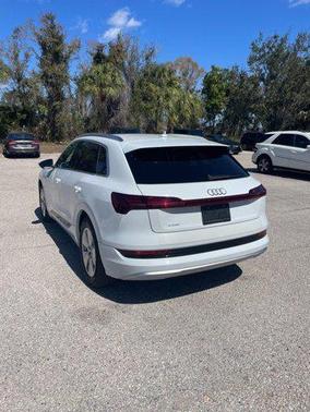 2019 Audi e-tron Premium Plus