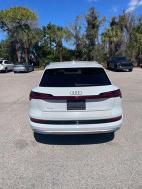 2019 Audi e-tron Premium Plus