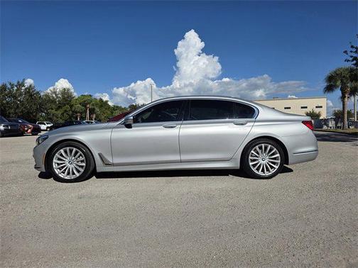 2018 BMW 740 740i