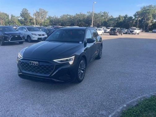 2024 Audi Q8 e-tron Premium Plus
