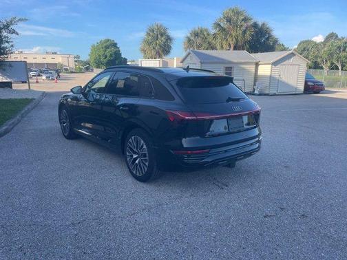 2024 Audi Q8 e-tron Premium Plus