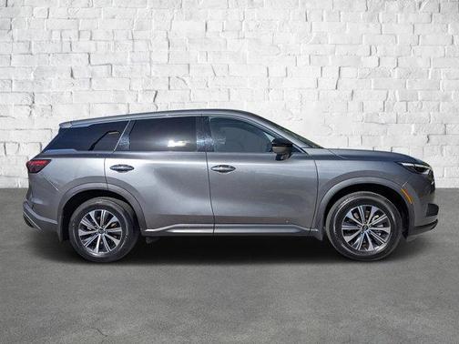 2022 INFINITI QX60 Pure