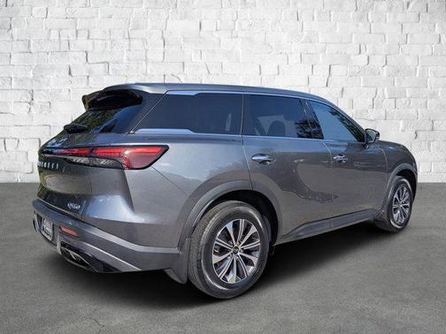 2022 INFINITI QX60 Pure