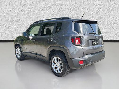 Granite Crystal Metallic Clearcoat 2017 Jeep Renegade Latitude