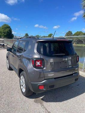 Granite Crystal Metallic Clearcoat 2017 Jeep Renegade Latitude