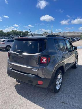 Granite Crystal Metallic Clearcoat 2017 Jeep Renegade Latitude