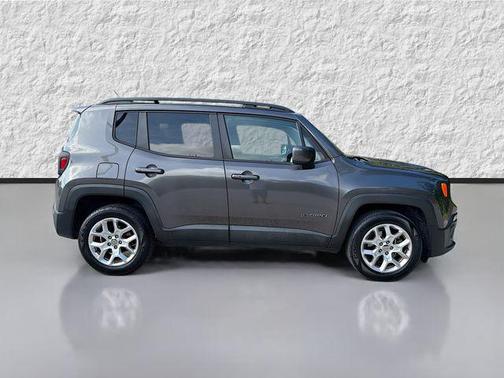 Granite Crystal Metallic Clearcoat 2017 Jeep Renegade Latitude