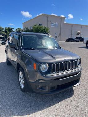 Granite Crystal Metallic Clearcoat 2017 Jeep Renegade Latitude