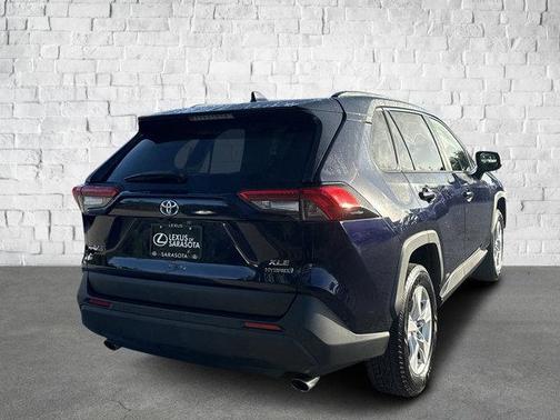 2019 Toyota RAV4 Hybrid XLE