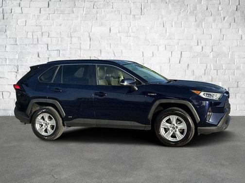 2019 Toyota RAV4 Hybrid XLE