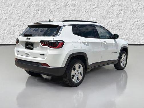 Bright White Clearcoat 2022 Jeep Compass Latitude