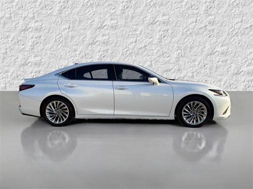 2022 Lexus ES 350 Ultra Luxury