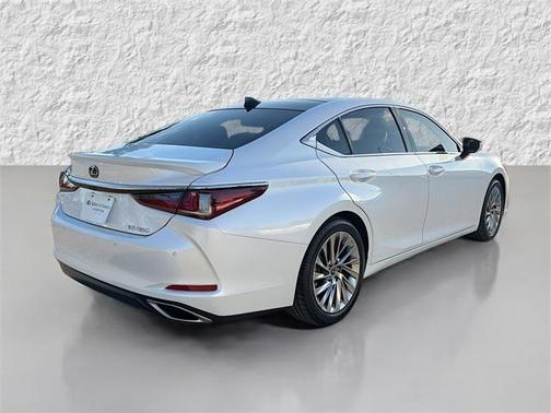 2022 Lexus ES 350 Ultra Luxury